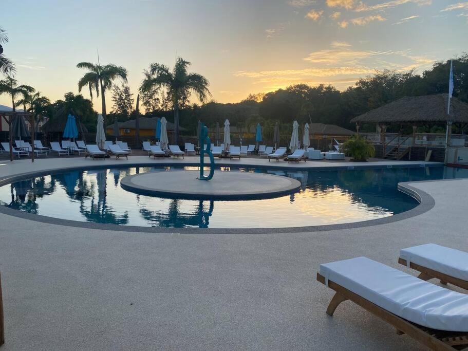 La Ruche De Maia - Blue Dream Beach - Piscine - Jardin - Plage Grand-Bourg  외부 사진