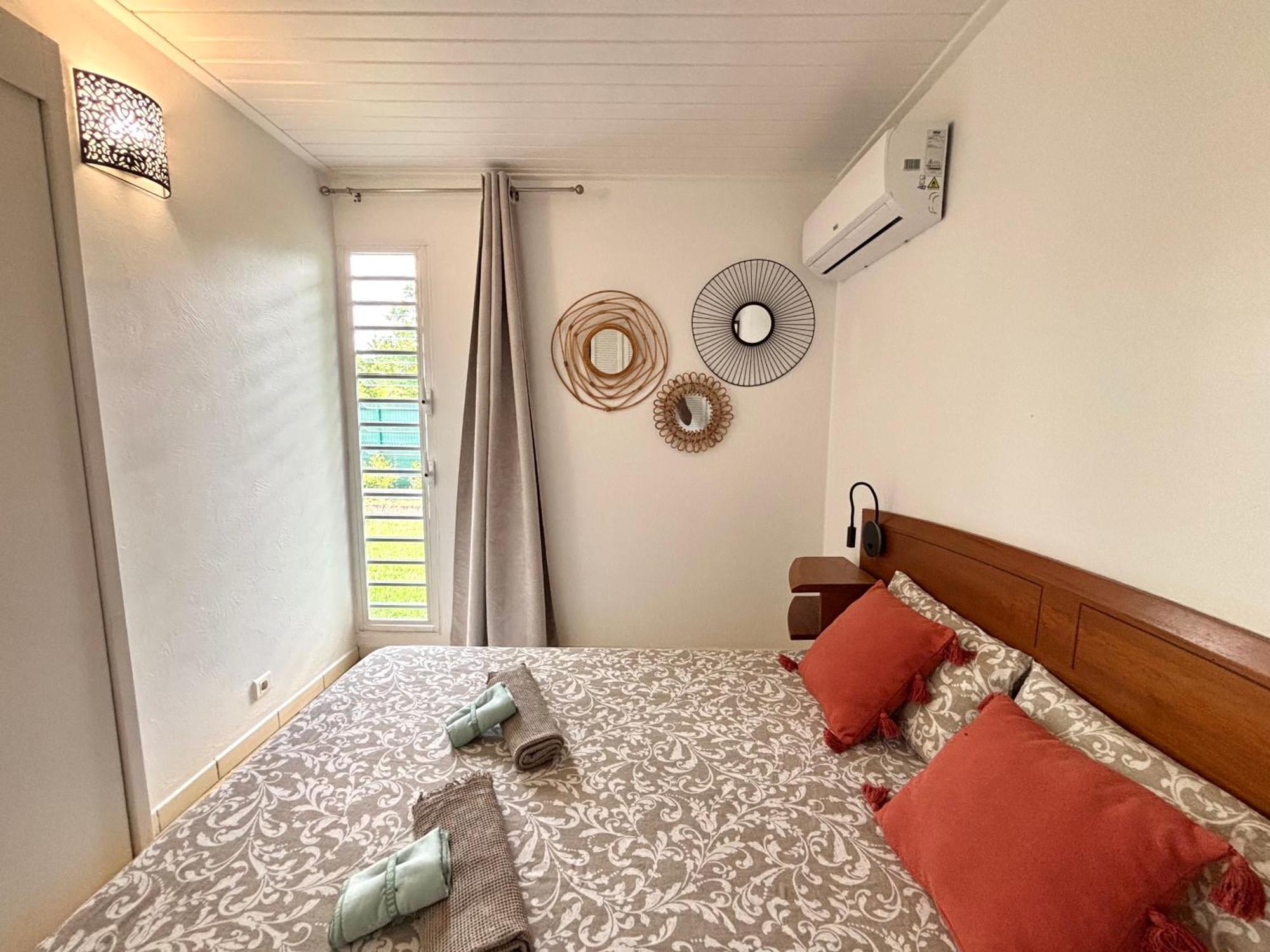 La Ruche De Maia - Blue Dream Beach - Piscine - Jardin - Plage Grand-Bourg  외부 사진